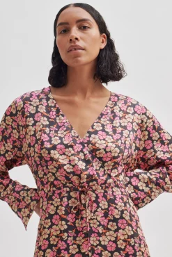 New Victory V-Neck Dress Kvinde Kjoler